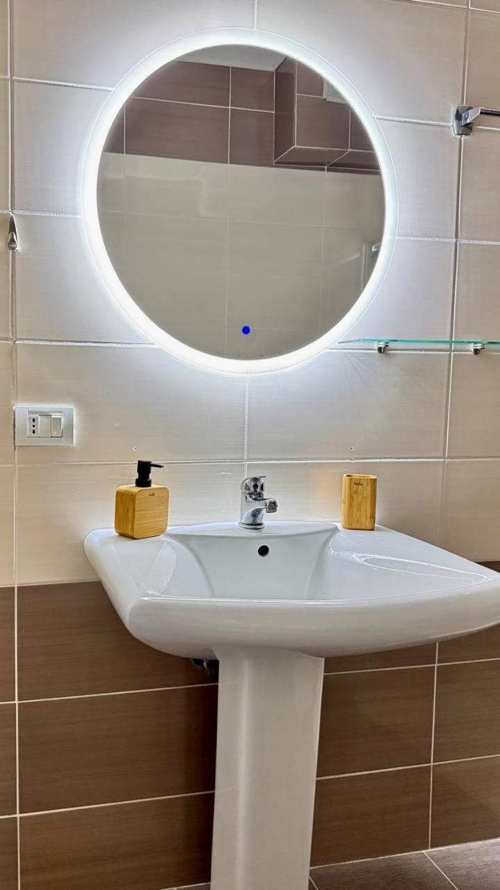 White Coast Apartment Sarandë Eksteriør bilde